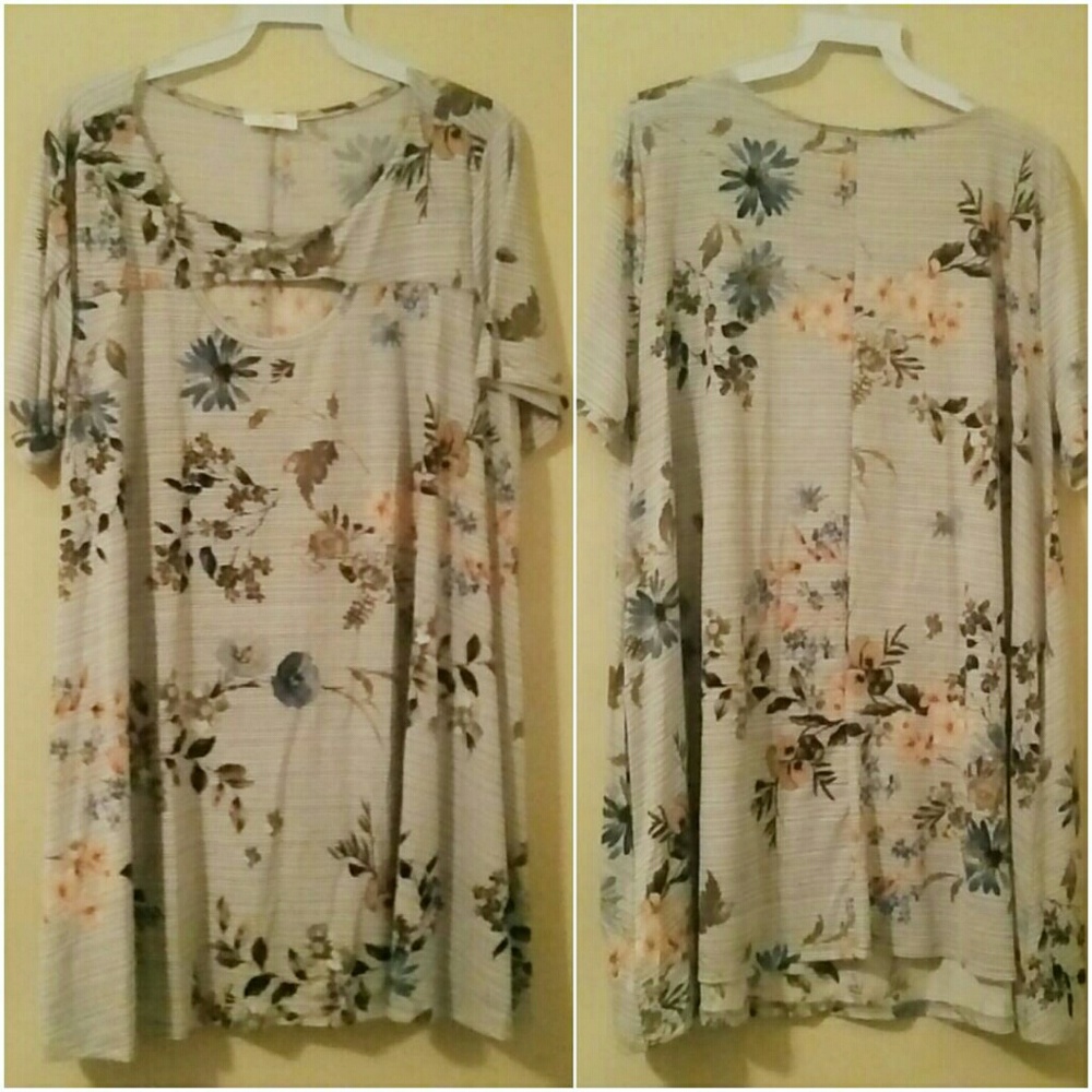 ➕ Floral Cutout Top - Picture 6 of 6